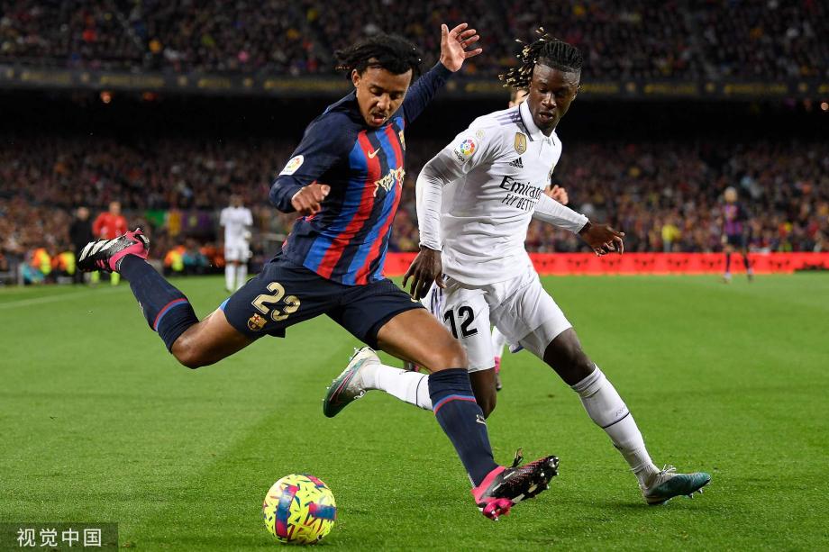 成绩斐然的 成绩斐然的